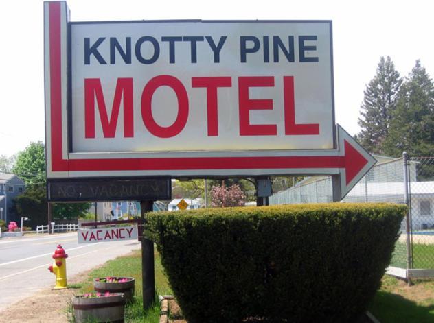 סליסבורי Knotty Pine Motel מראה חיצוני תמונה