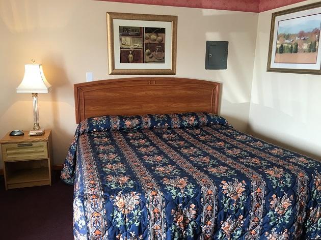 סליסבורי Knotty Pine Motel מראה חיצוני תמונה